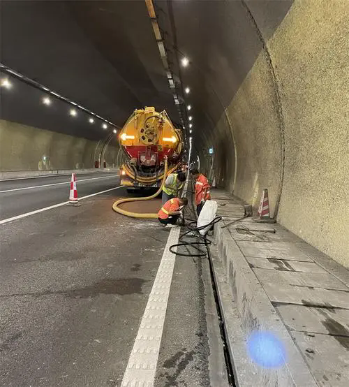 定襄隧道排水渠清淤